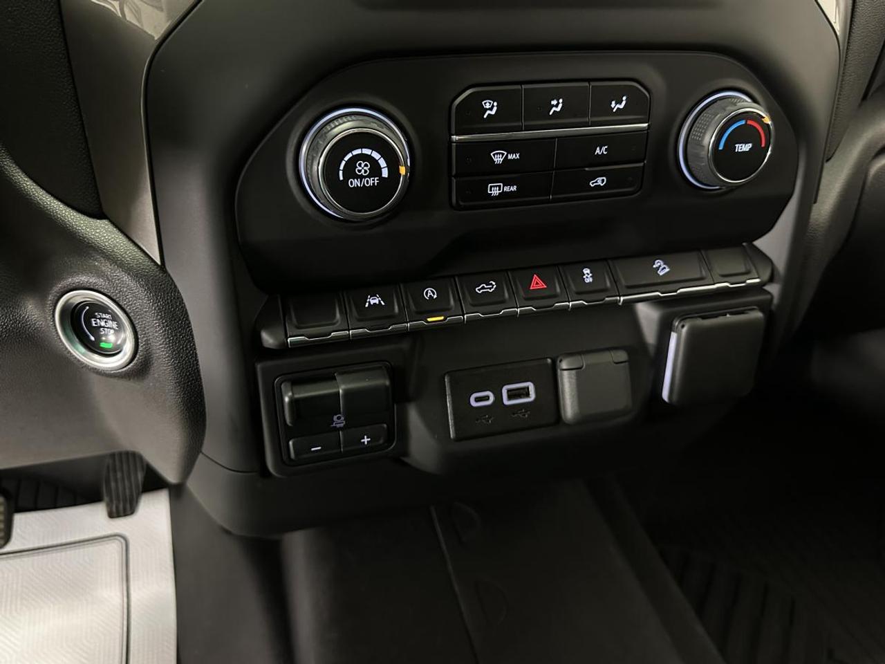 2024 Chevrolet Silverado 1500 Custom Trail Boss Photo