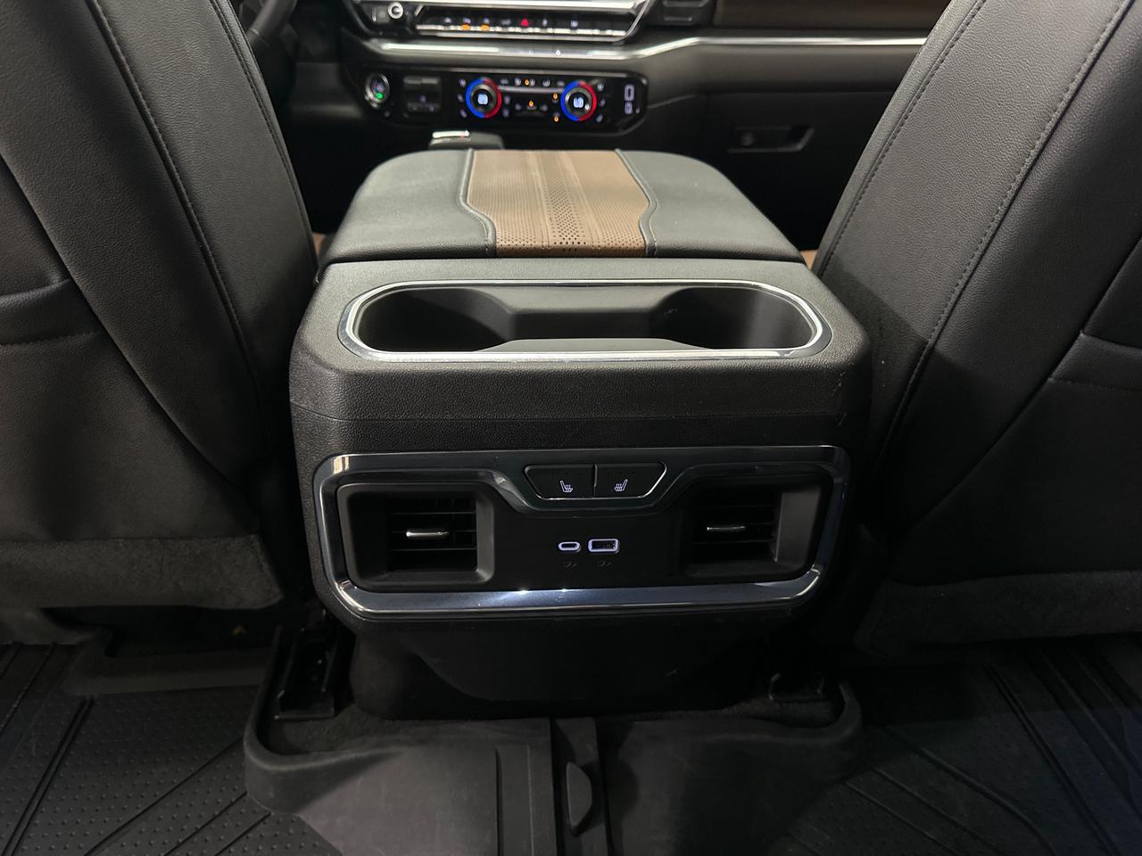 2024 Chevrolet Silverado 1500 High Country Photo