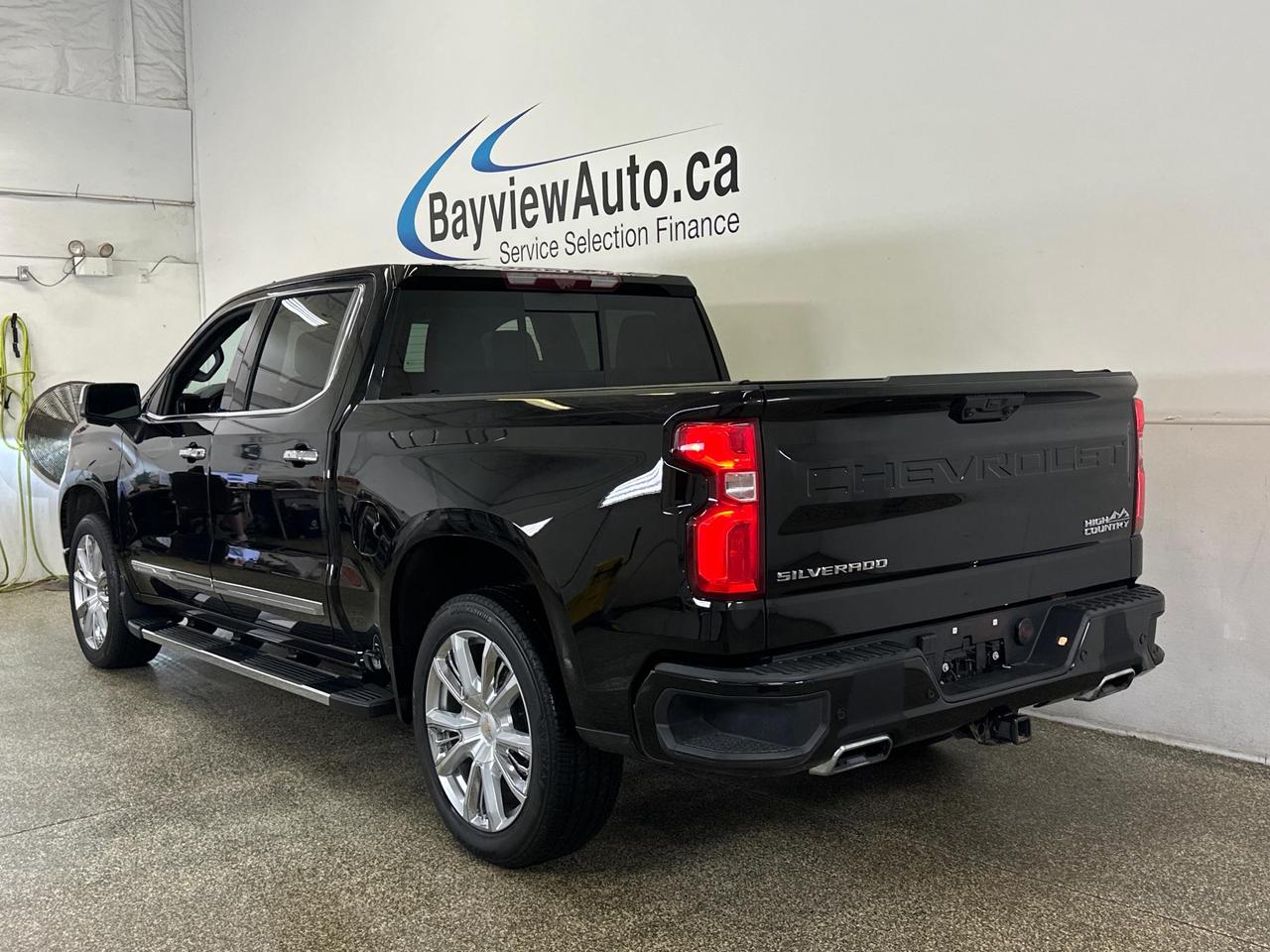 2024 Chevrolet Silverado 1500 High Country 5.3L - 32KM/ROOF/OFF 1 OWNER GMAC LEASE Photo