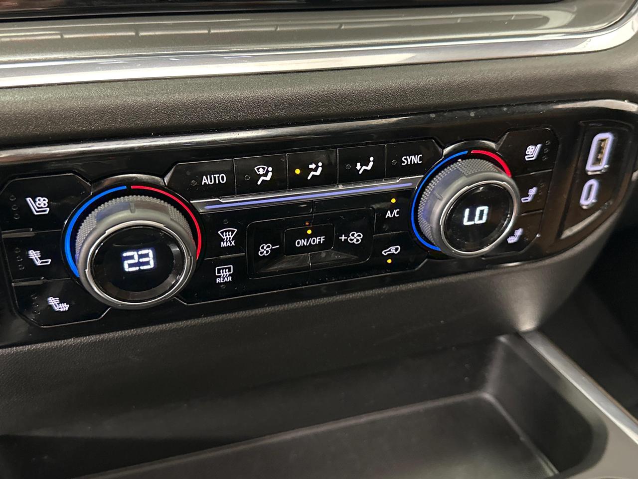 2024 Chevrolet Silverado 1500 High Country 5.3L - 32KM/ROOF/OFF 1 OWNER GMAC LEASE Photo