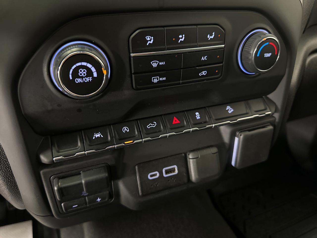 2024 Chevrolet Silverado 1500 Custom Trail Boss Photo