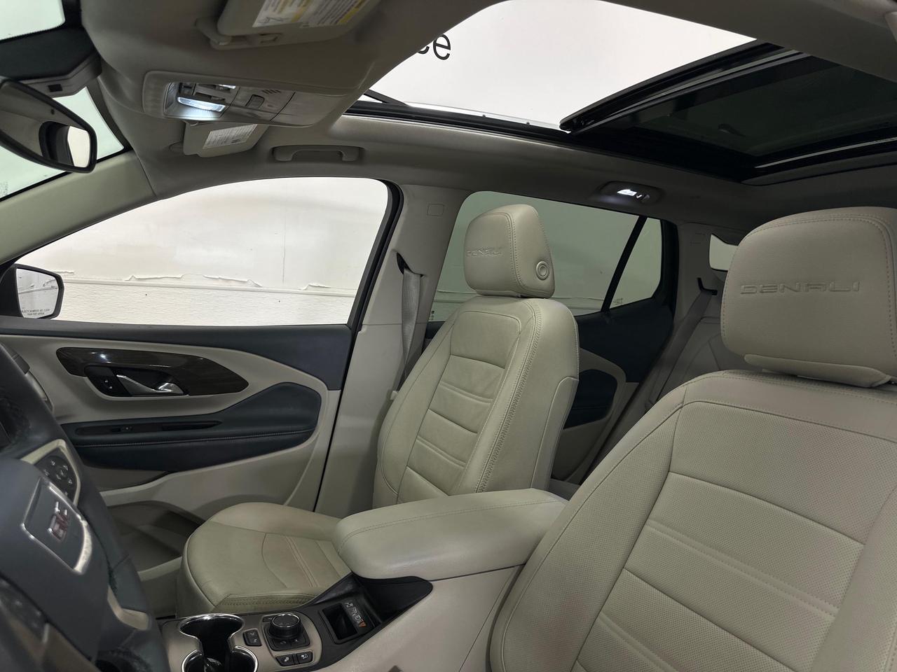 2024 GMC Terrain Denali - AWD/PANO ROOF/LEATHER/NAV/19KM/OFF LEASE Photo