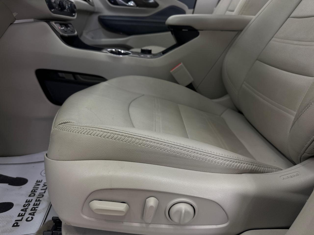 2024 GMC Terrain Denali - AWD/PANO ROOF/LEATHER/NAV/19KM/OFF LEASE Photo