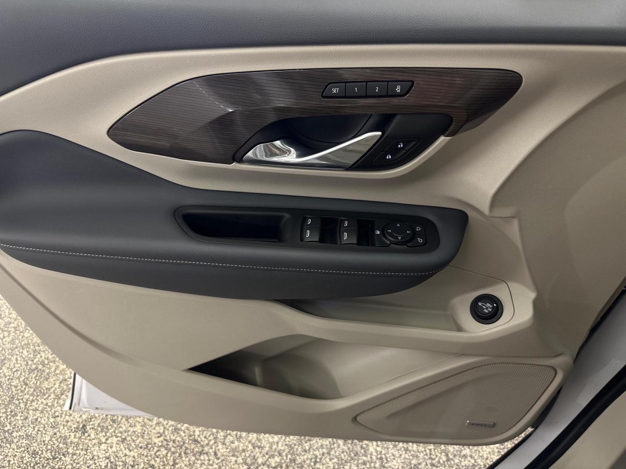 2024 GMC Terrain Denali - AWD/PANO ROOF/LEATHER/NAV/19KM/OFF LEASE Photo