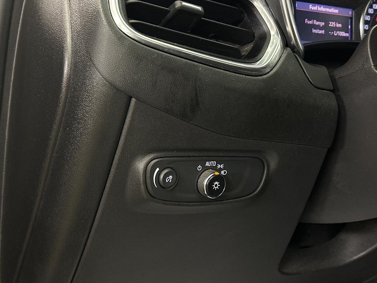 2022 Chevrolet Equinox LT Photo