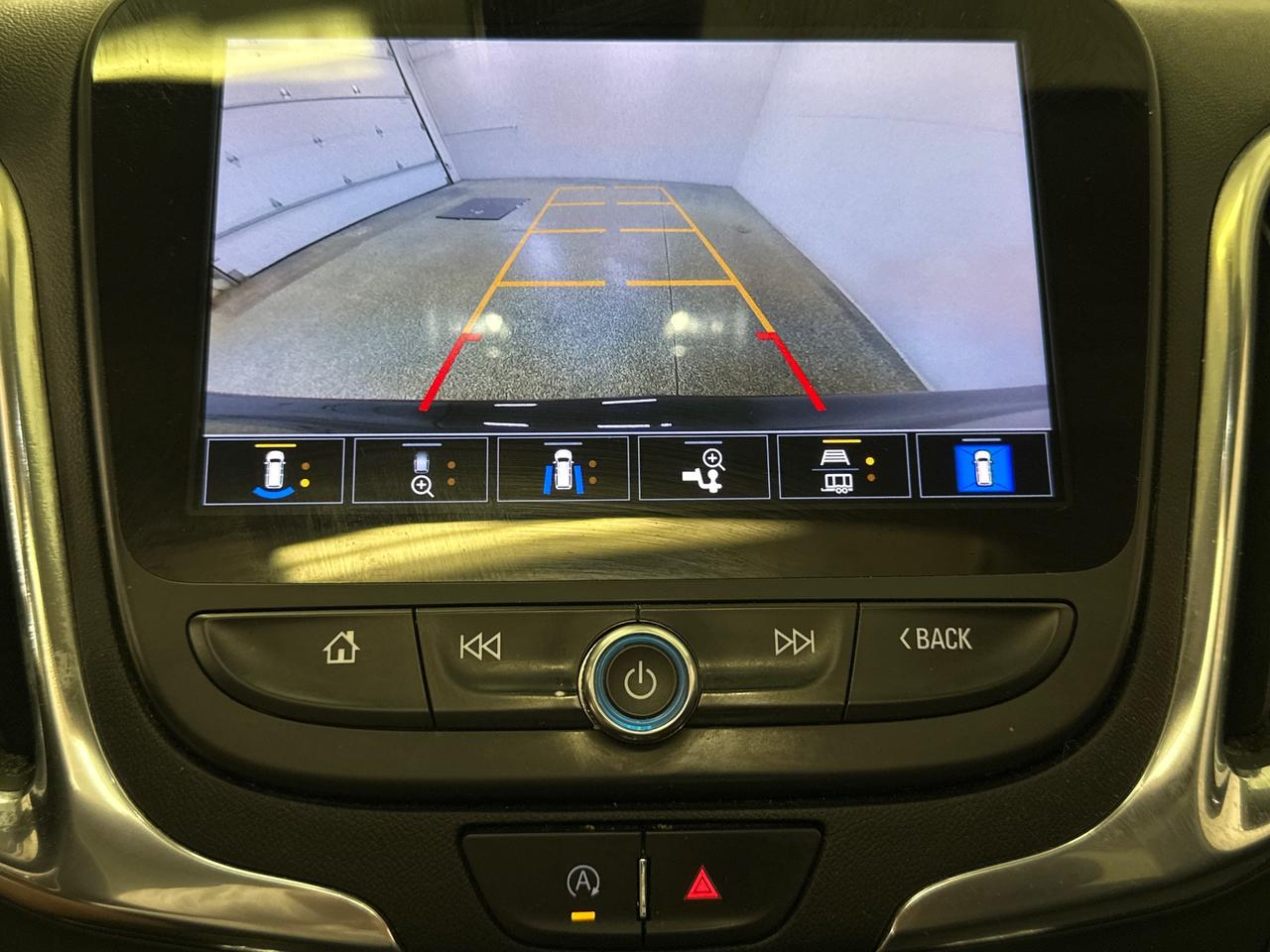 2022 Chevrolet Equinox LT Photo
