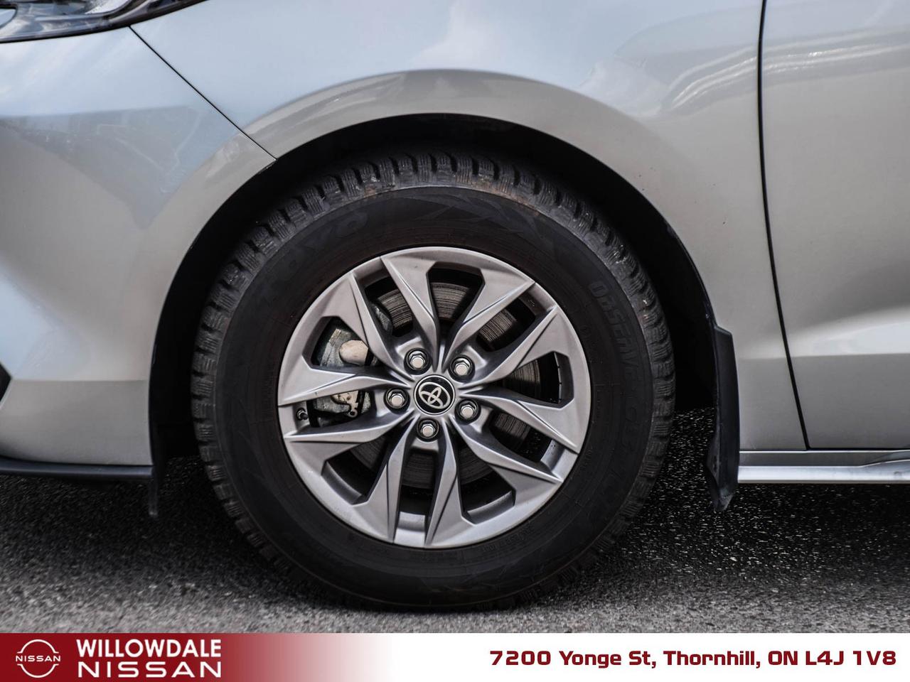 2025 Toyota Sienna LE 8-Passenger 4dr Front-Wheel Drive Passenger Van Photo