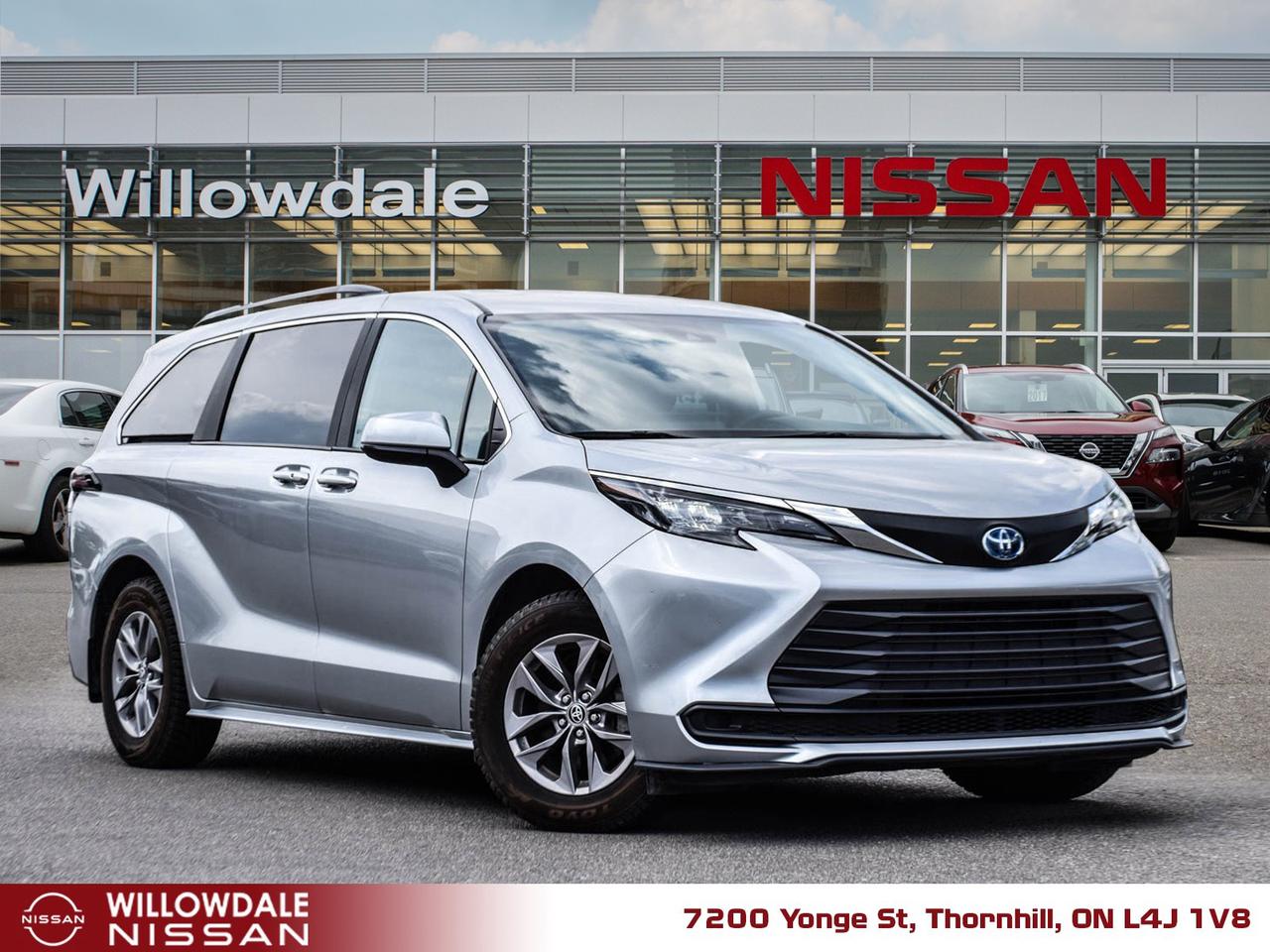 2025 Toyota Sienna LE 8-Passenger 4dr Front-Wheel Drive Passenger Van Photo