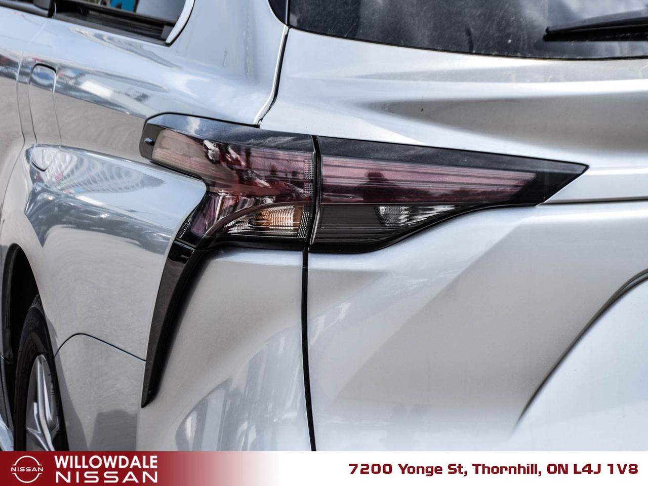 2025 Toyota Sienna LE 8-Passenger 4dr Front-Wheel Drive Passenger Van Photo