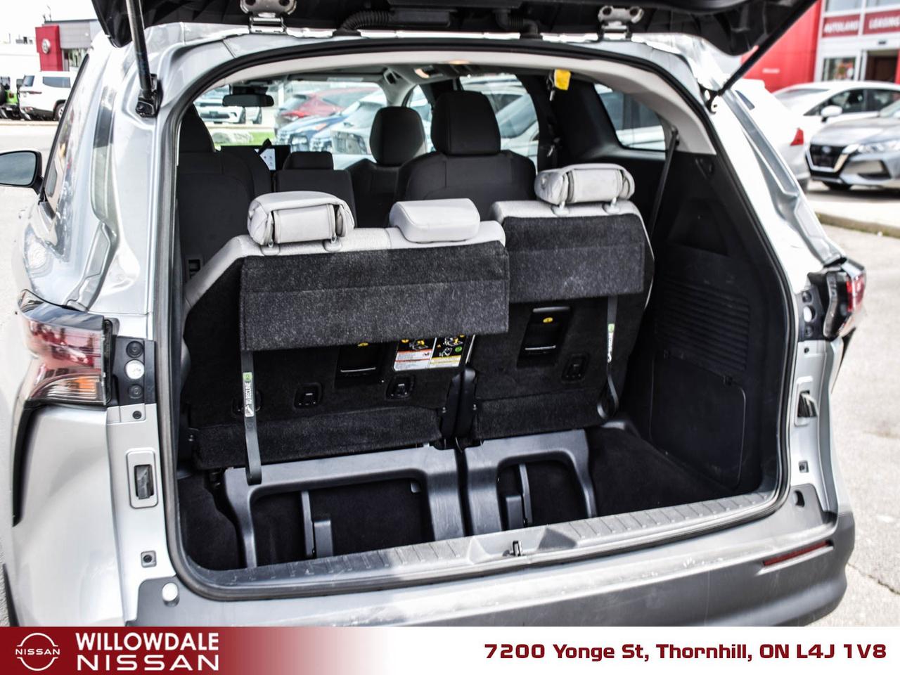 2025 Toyota Sienna LE 8-Passenger 4dr Front-Wheel Drive Passenger Van Photo