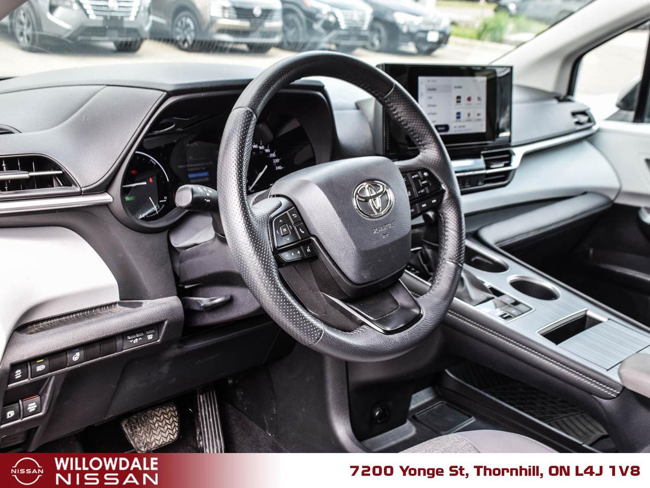 2025 Toyota Sienna LE 8-Passenger 4dr Front-Wheel Drive Passenger Van Photo