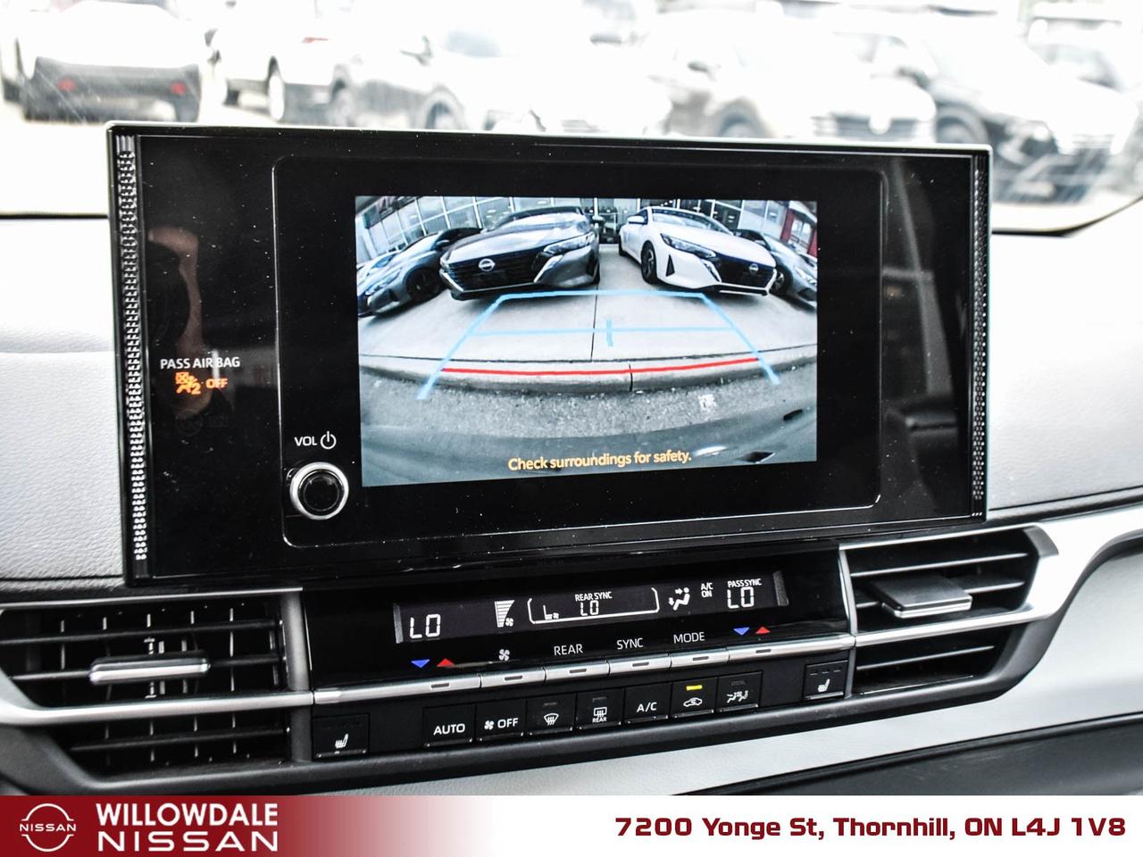 2025 Toyota Sienna LE 8-Passenger 4dr Front-Wheel Drive Passenger Van Photo