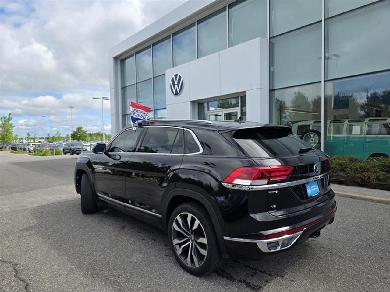2022 Volkswagen Atlas Cross Sport Execline 3.6L 8sp at w/Tip 4MOTION Photo