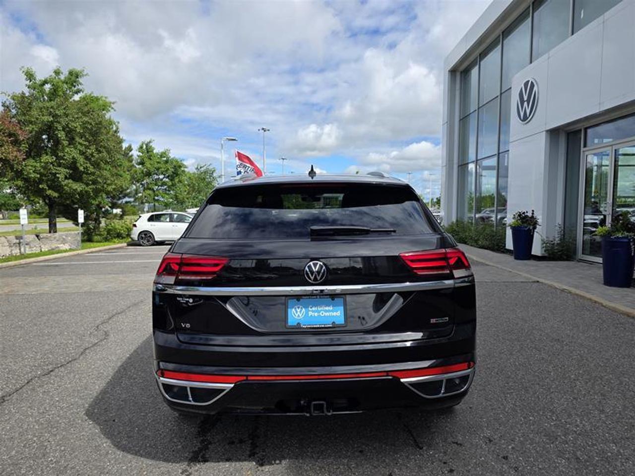 2022 Volkswagen Atlas Cross Sport Execline 3.6L 8sp at w/Tip 4MOTION Photo