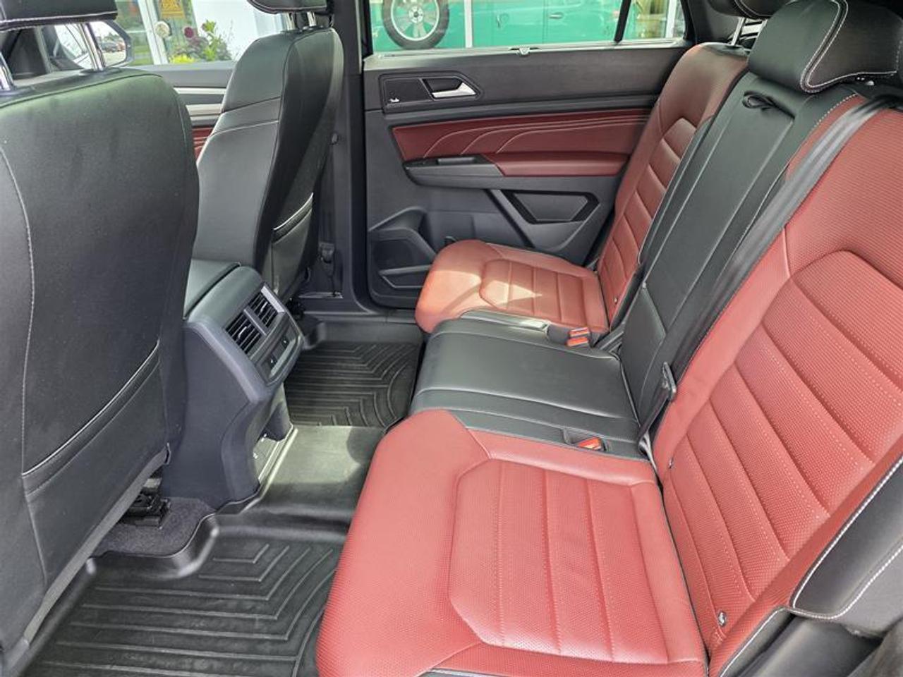 2022 Volkswagen Atlas Cross Sport Execline 3.6L 8sp at w/Tip 4MOTION Photo