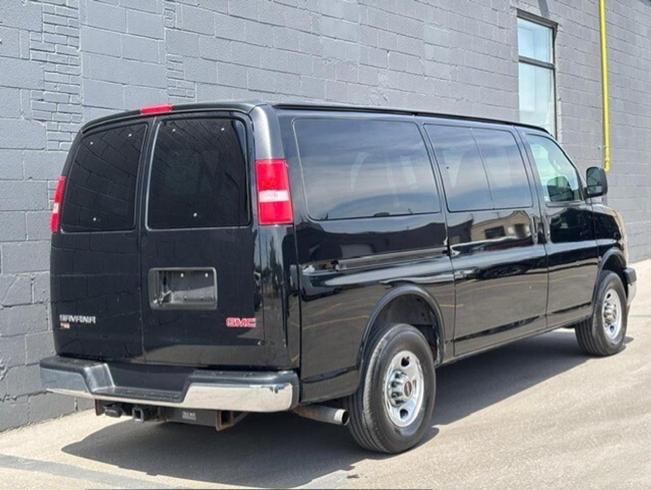 2019 GMC Savana Passenger LT 2500 **12 PASSENGER-NAVIGATION-CAMERA-TOW PKG** Photo