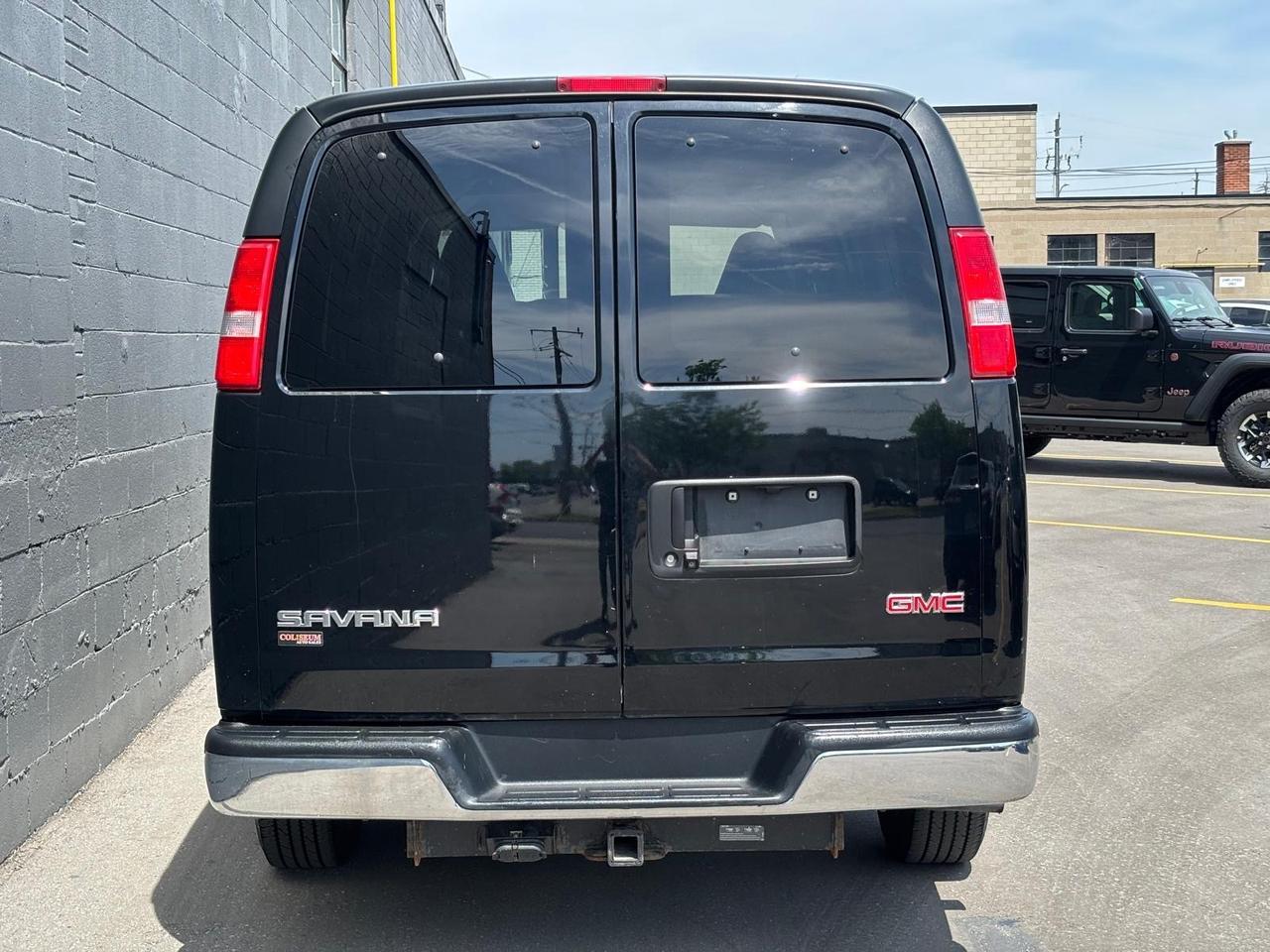 2019 GMC Savana Passenger LT 2500 **12 PASSENGER-NAVIGATION-CAMERA-TOW PKG** Photo3