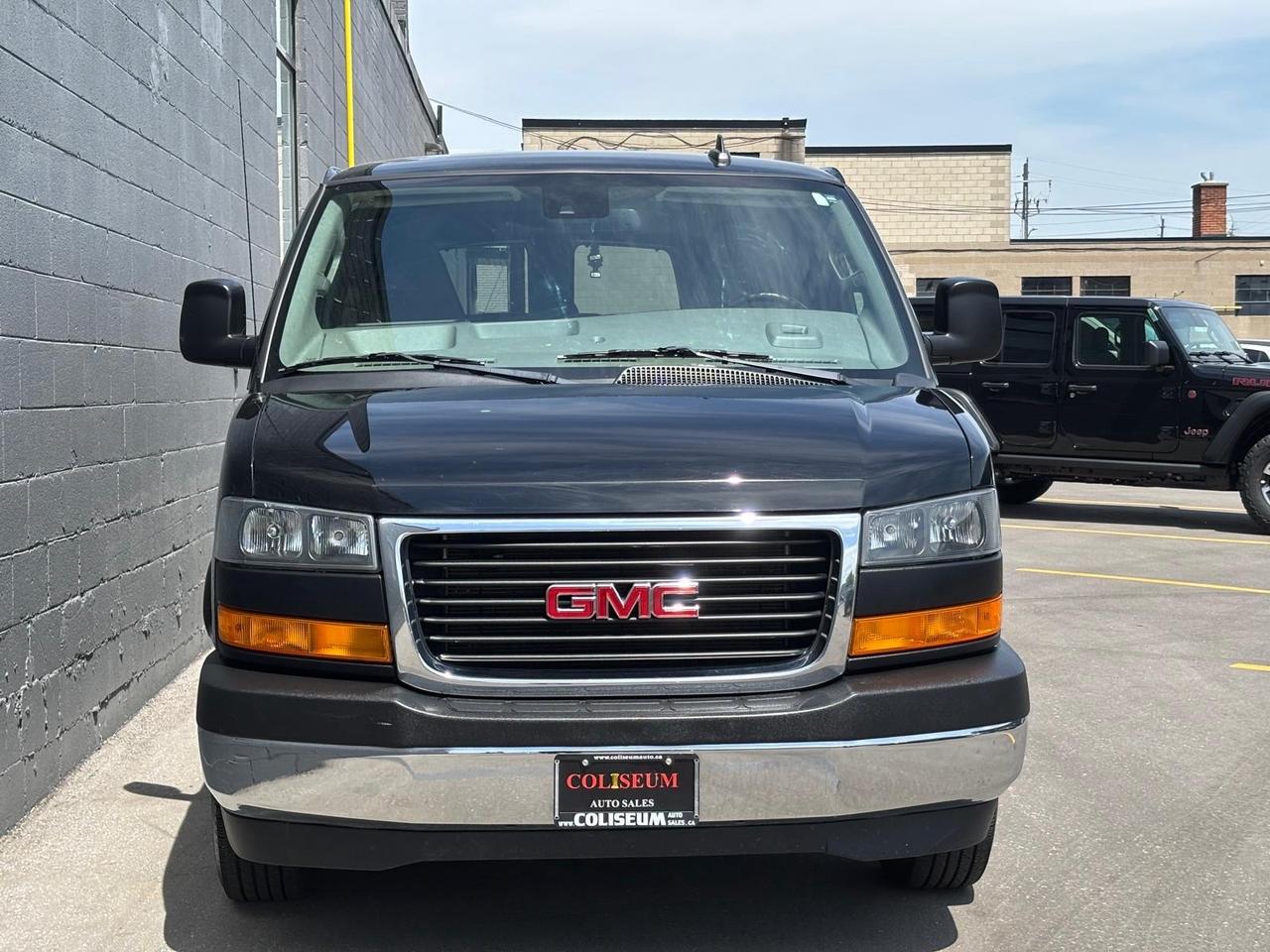 2019 GMC Savana Passenger LT 2500 **12 PASSENGER-NAVIGATION-CAMERA-TOW PKG** Photo