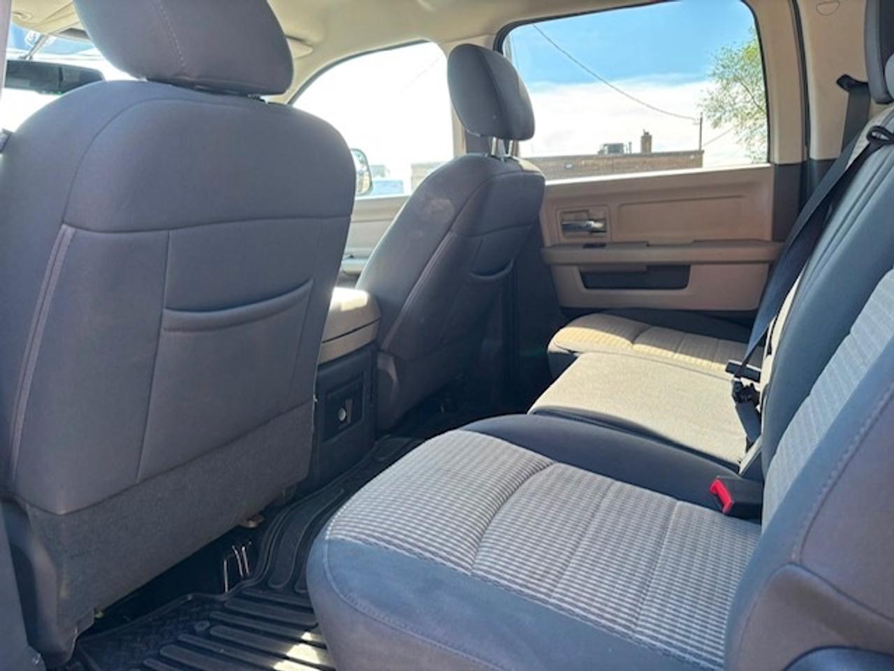 2012 RAM 3500 SLT 4WD 6.7L CUMMINS DIESEL-1 GOVT OWNER-CREW CAB! Photo