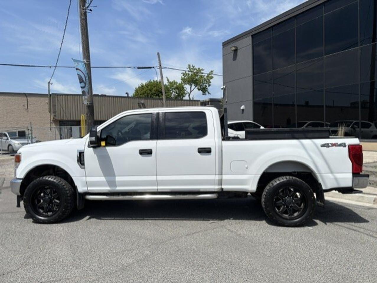 2022 Ford F-250 XLT 4WD **ONLY 63,000KM-1 OWNER-CREW CAB-6.75' BOX Photo