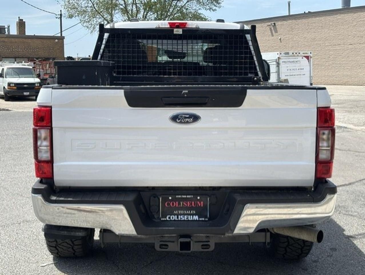 2022 Ford F-250 XLT 4WD **ONLY 63,000KM-1 OWNER-CREW CAB-6.75' BOX Photo