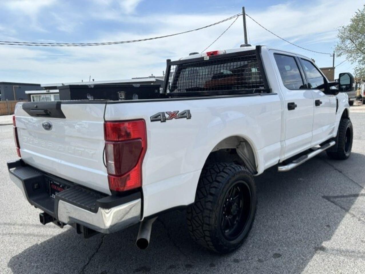 2022 Ford F-250 XLT 4WD **ONLY 63,000KM-1 OWNER-CREW CAB-6.75' BOX Photo