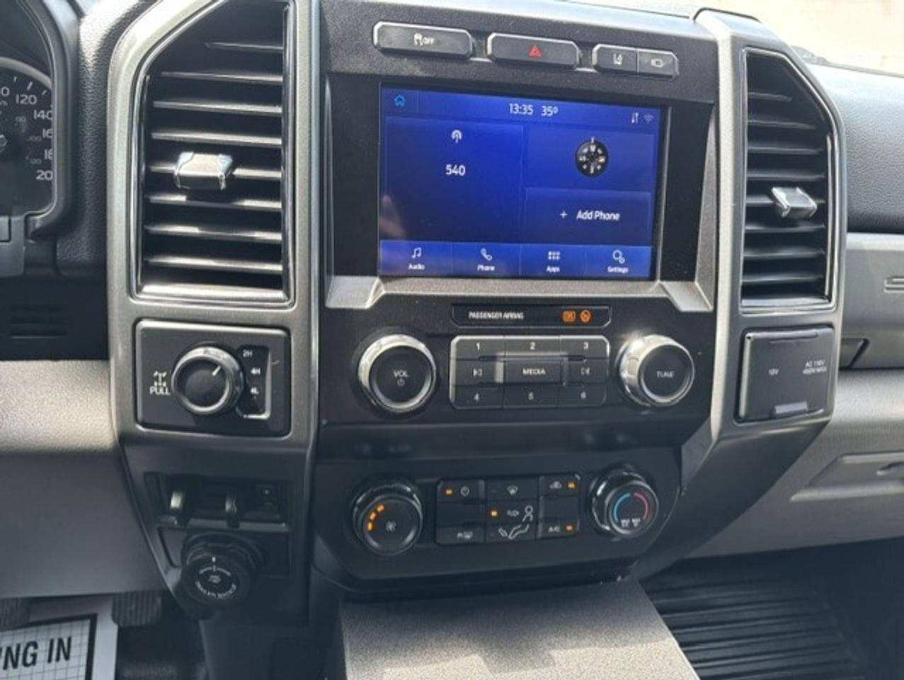 2022 Ford F-250 XLT 4WD **ONLY 63,000KM-1 OWNER-CREW CAB-6.75' BOX Photo