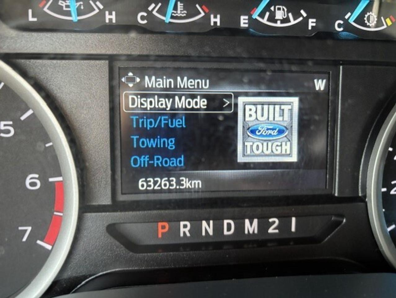 2022 Ford F-250 XLT 4WD **ONLY 63,000KM-1 OWNER-CREW CAB-6.75' BOX Photo