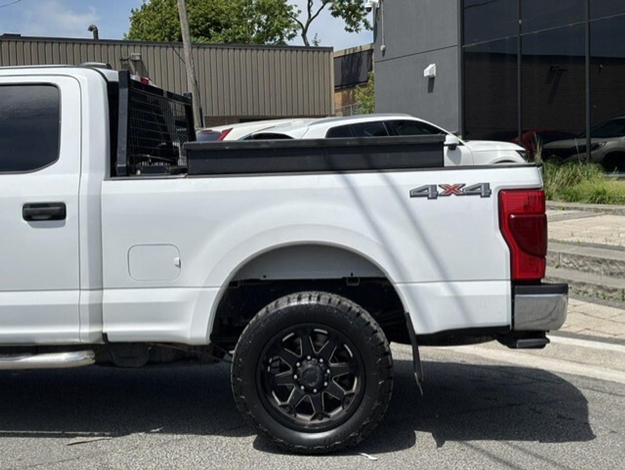 2022 Ford F-250 XLT 4WD **ONLY 63,000KM-1 OWNER-CREW CAB-6.75' BOX Photo2