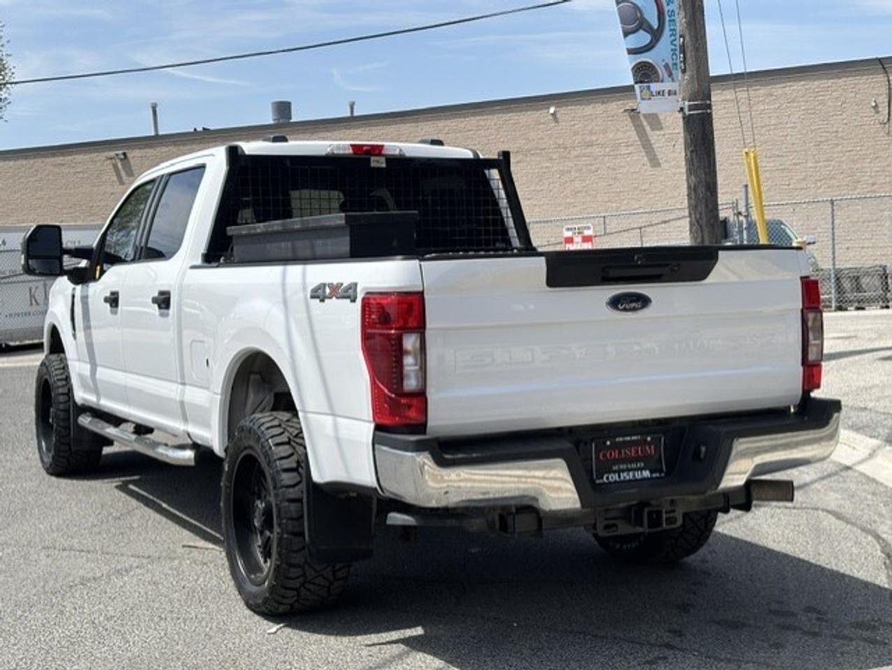2022 Ford F-250 XLT 4WD **ONLY 63,000KM-1 OWNER-CREW CAB-6.75' BOX Photo3