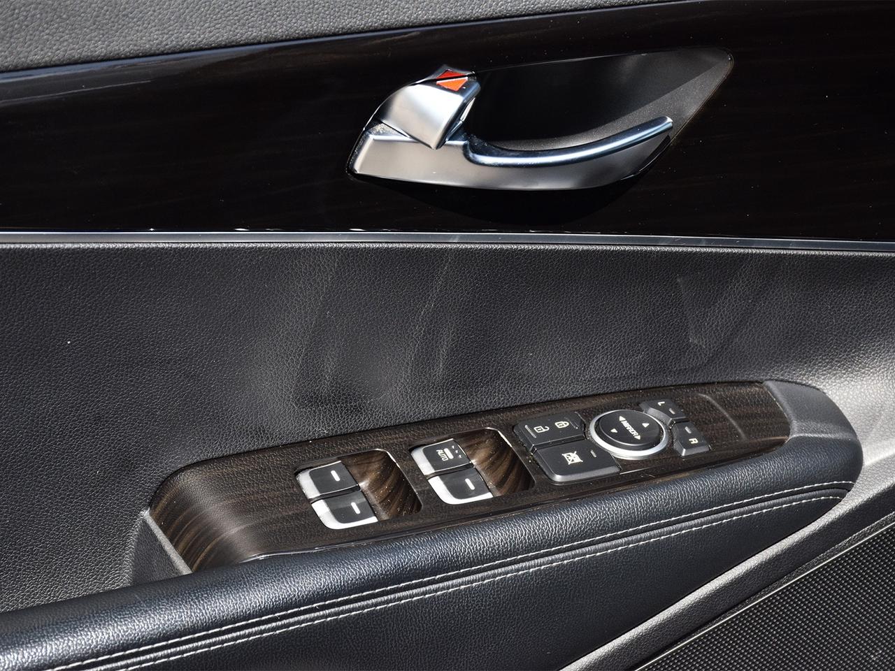 2019 Kia Sorento L ~Heated Seats ~ Bluetooth ~Carplay ~Camera Photo