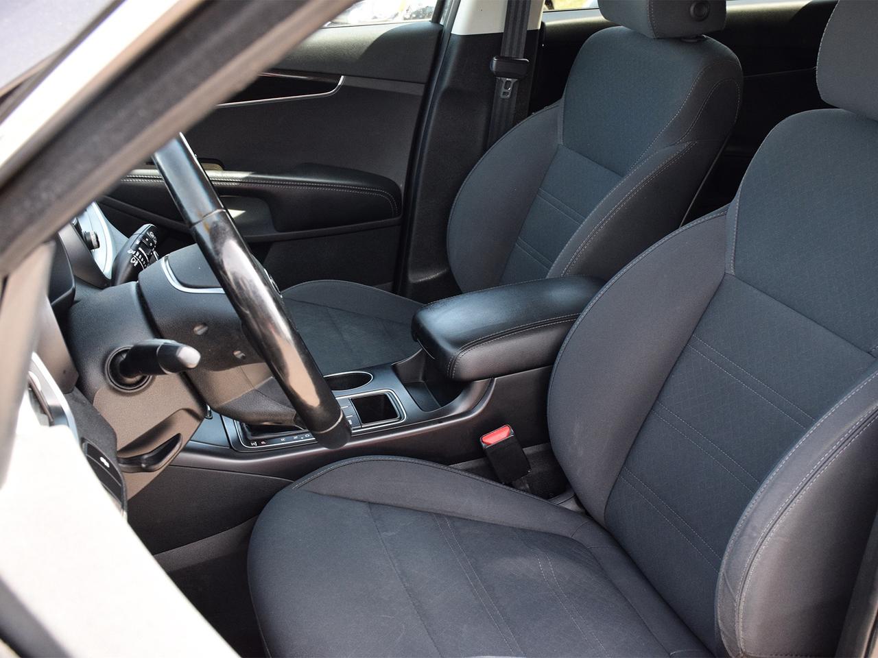 2019 Kia Sorento L ~Heated Seats ~ Bluetooth ~Carplay ~Camera Photo