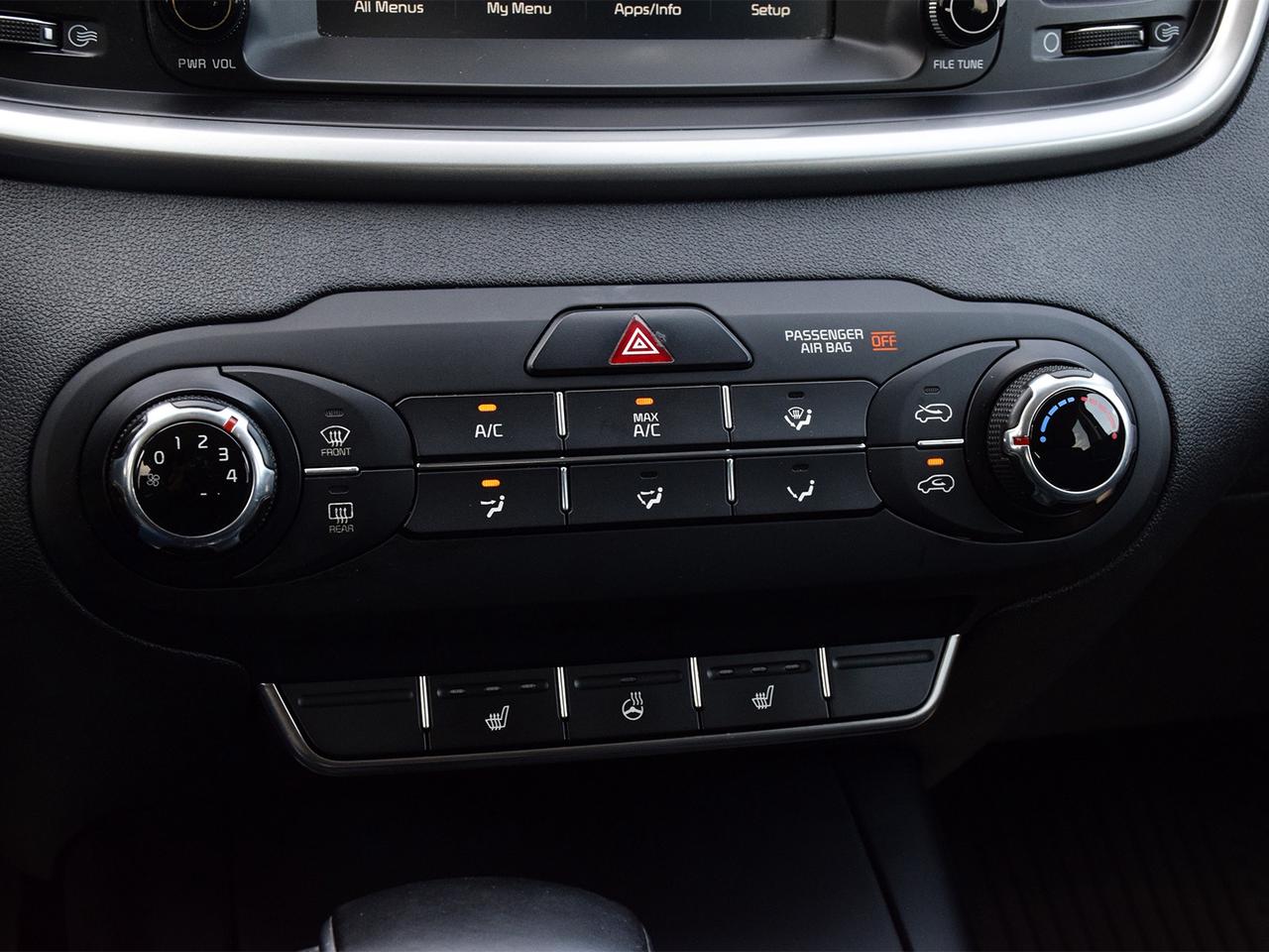 2019 Kia Sorento L ~Heated Seats ~ Bluetooth ~Carplay ~Camera Photo