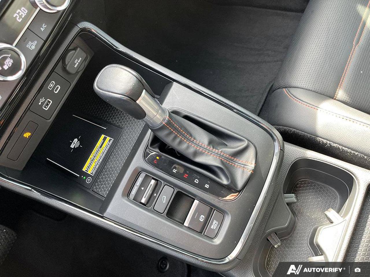 2024 Honda CR-V Hybrid Touring | Leather | Nav | Sunroof | Safety Tech | Photo