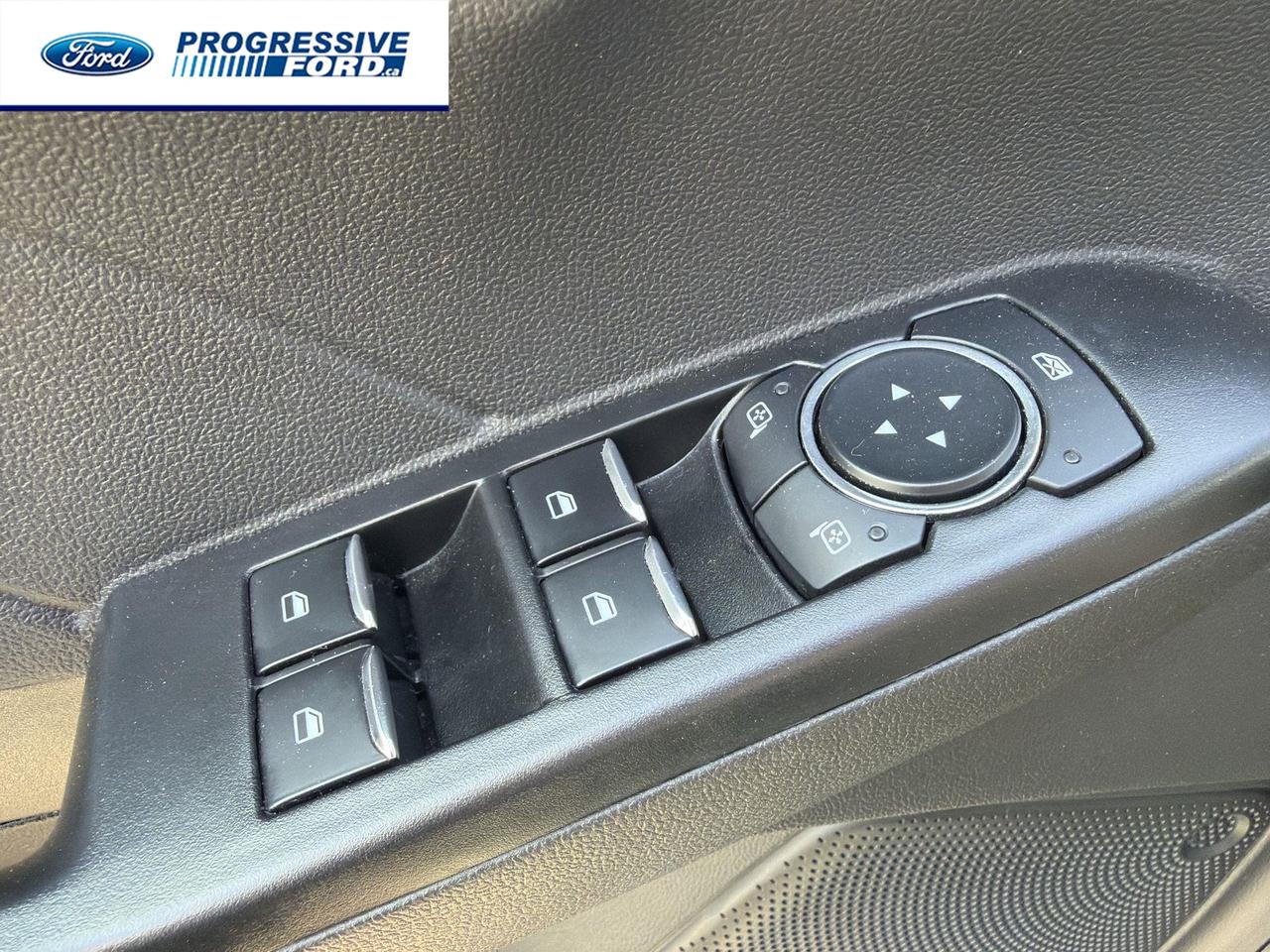 2025 Ford Escape PHEV 4dr Front-Wheel Drive Photo