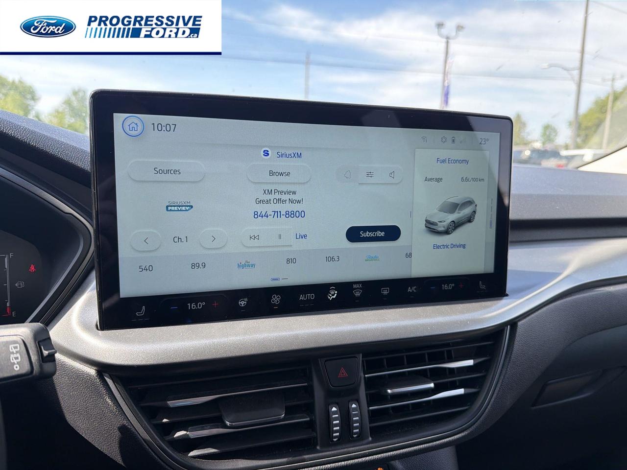 2025 Ford Escape PHEV 4dr Front-Wheel Drive Photo