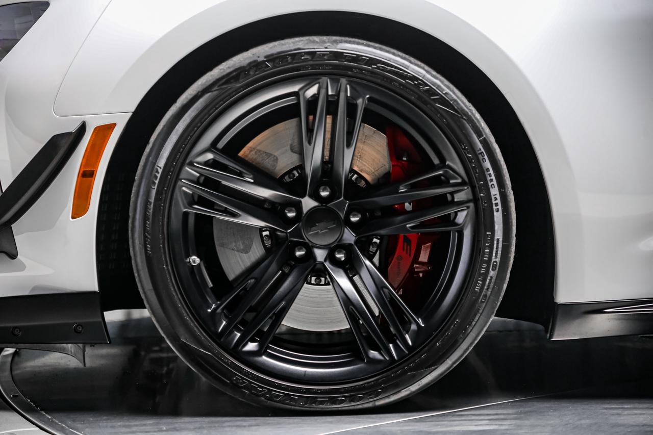 2018 Chevrolet Camaro ZL1 1LE EXTREME TRACK PACK MANUAL 650HP LOWKM Photo
