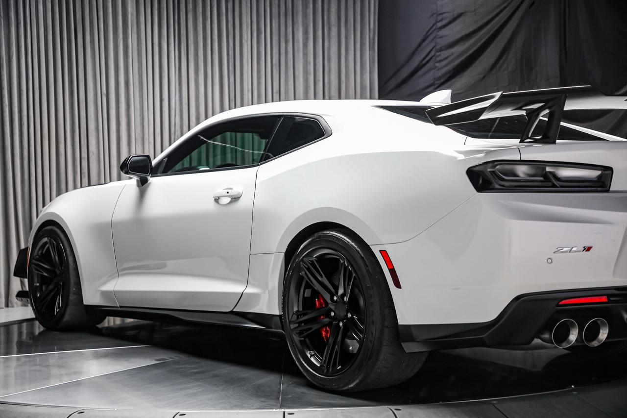 2018 Chevrolet Camaro ZL1 1LE EXTREME TRACK PACK MANUAL 650HP LOWKM Photo