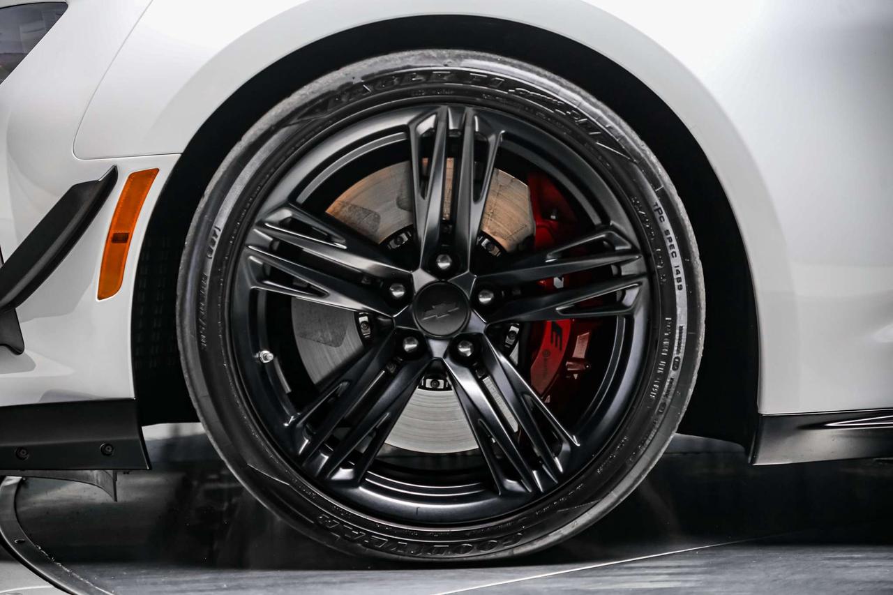 2018 Chevrolet Camaro ZL1 1LE EXTREME TRACK PACK MANUAL 650HP LOWKM Photo