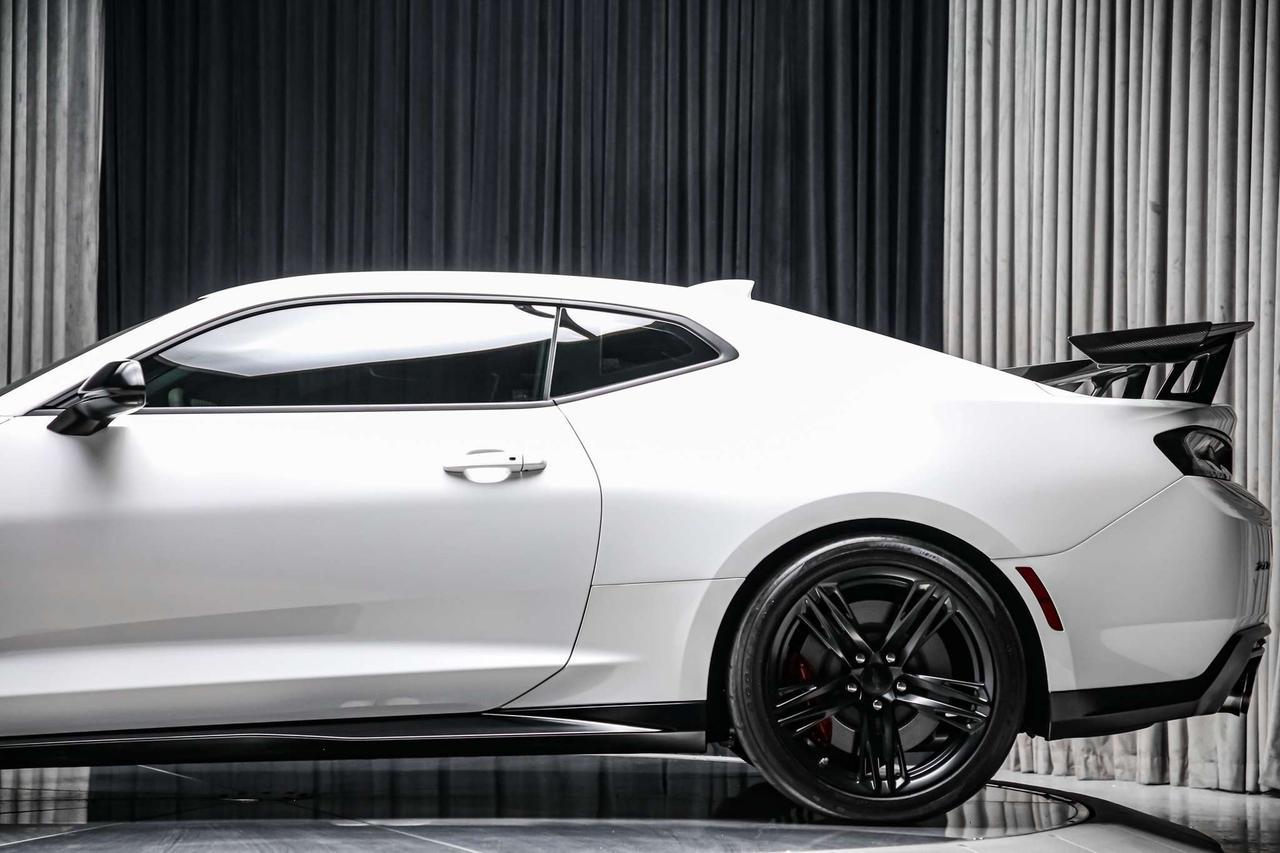 2018 Chevrolet Camaro ZL1 1LE EXTREME TRACK PACK MANUAL 650HP LOWKM Photo