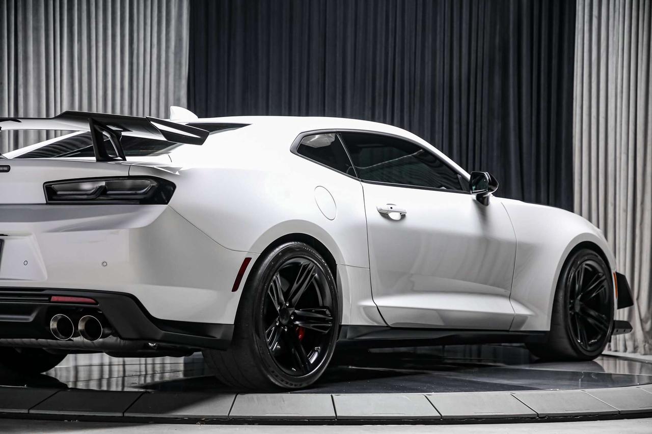 2018 Chevrolet Camaro ZL1 1LE EXTREME TRACK PACK MANUAL 650HP LOWKM Photo