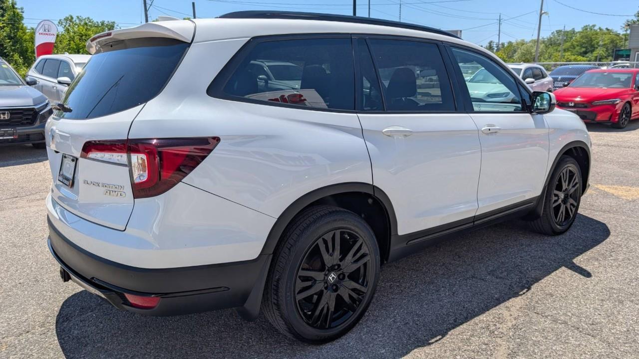 2022 Honda Pilot Black Edition 4dr All-Wheel Drive Photo4