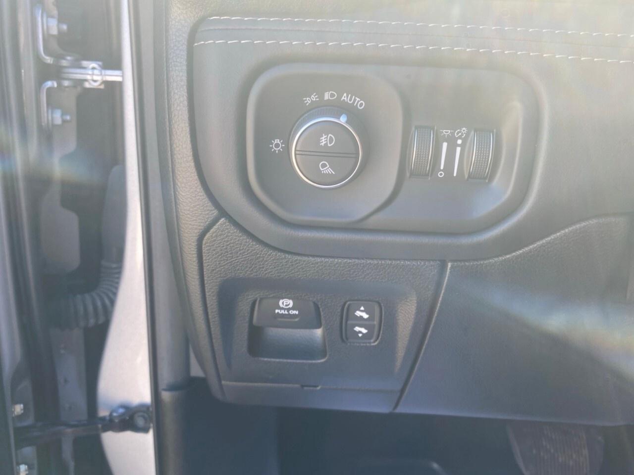 2022 RAM 1500 Limited 4x4 Crew Cab 5'7 Box Photo