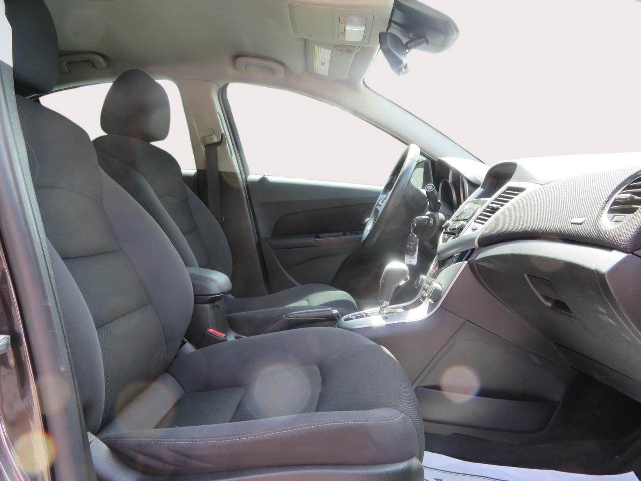 2016 Chevrolet Cruze 4DR SDN LT W-1LT Photo