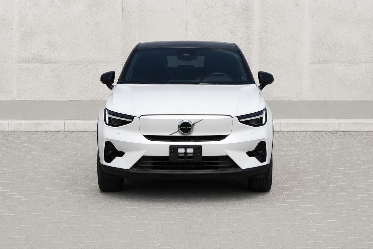 2022 Volvo C40 Recharge Pure Electric P8 Recharge  Gps AppleCarPlay BkpCam HtdSeats Moon Photo0