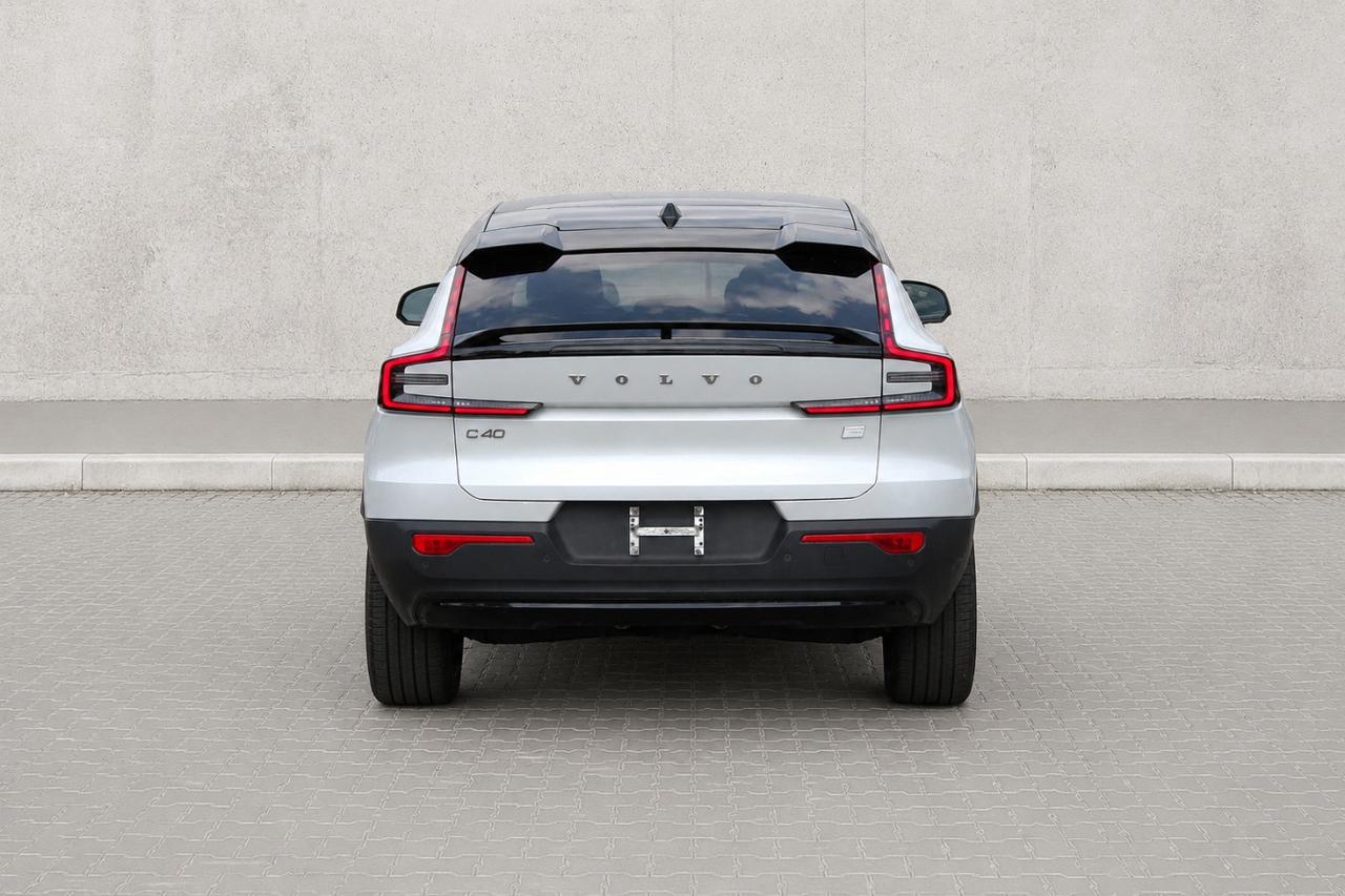 2022 Volvo C40 Recharge Pure Electric P8 Recharge  Gps AppleCarPlay BkpCam HtdSeats Moon Photo