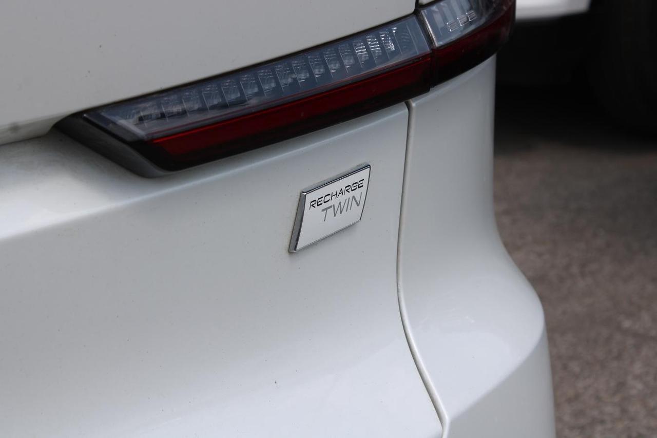 2022 Volvo C40 Recharge Pure Electric P8 Recharge  Gps AppleCarPlay BkpCam HtdSeats Moon Photo