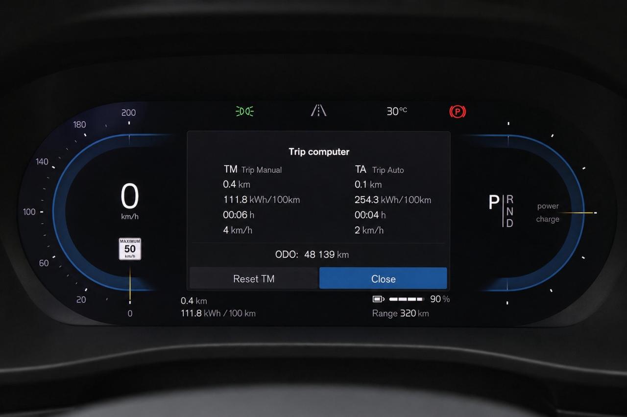 2022 Volvo C40 Recharge Pure Electric P8 Recharge  Gps AppleCarPlay BkpCam HtdSeats Moon Photo