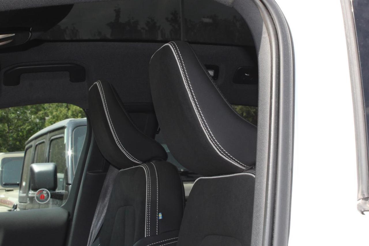 2022 Volvo C40 Recharge Pure Electric P8 Recharge  Gps AppleCarPlay BkpCam HtdSeats Moon Photo