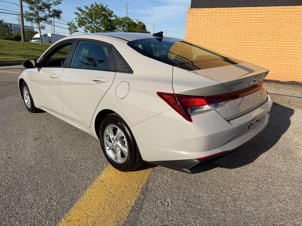 2023 Hyundai Elantra Essential, Clean Carfax, Automatic, Certified Photo